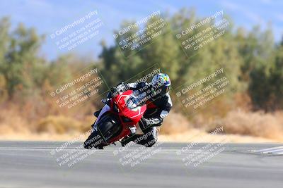 media/Jan-08-2022-SoCal Trackdays (Sat) [[1ec2777125]]/Turn 7 (1035am)/